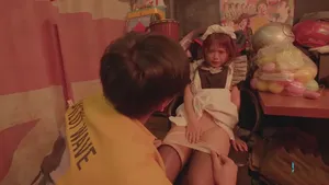 Cô gái trong sáng và xinh đẹp Ziwei rên rỉ và quyến rũ để được trả tiền cho một chương trình